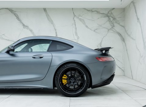 Mercedes-Benz AMG GT R Premium 35