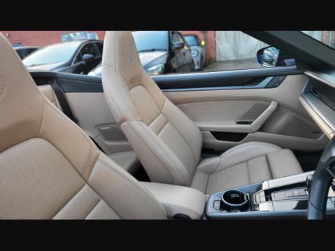 Porsche 911 CARRERA 4S 46