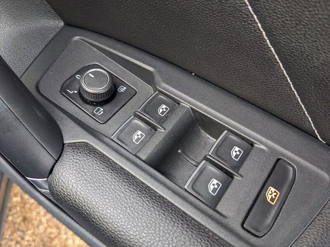 Volkswagen Tiguan R-LINE TDI BMT 4MOTION DSG 32