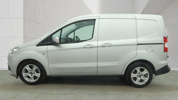 Ford Transit Courier SWB L1H1 Low Roof Limited Air Con Alloys Sensors EURO 6 NO VAT 7