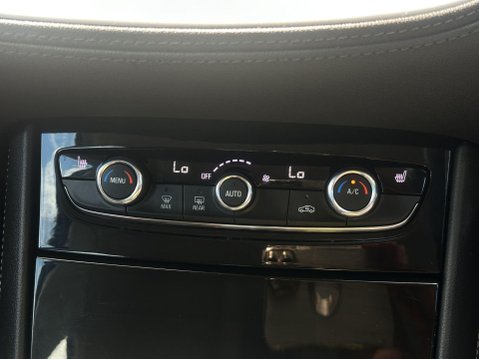 Vauxhall Grandland X 1.2 Turbo SE Premium Euro 6 (s/s) 5dr 30