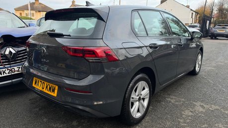 Volkswagen Golf LIFE TSI 5