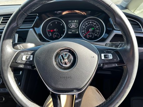 Volkswagen Touran 1.6 TDI BlueMotion Tech SE Family DSG Euro 6 (s/s) 5dr 12
