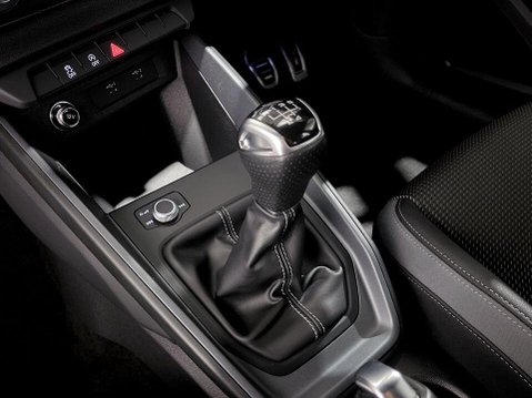 Audi A1 1.0 TFSI 25 S line Sportback 5dr Petrol Manual Euro 6 (s/s) (95 ps) Cruise 32
