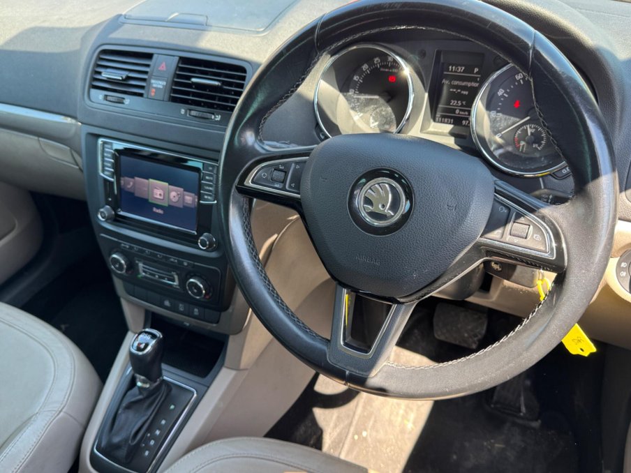 2015 Skoda Yeti — image 2