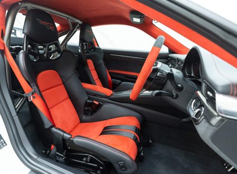 Porsche 911 GT2 RS (991) 7