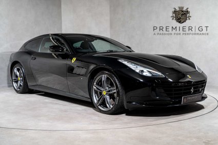 Ferrari GTC4 Lusso V12. WARRANTY. CARBON FIBRE INTERIOR. PANORAMIC ROOF. PASSENGER DISPLAY. 