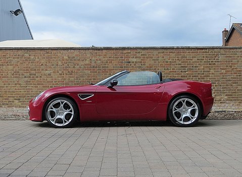 Alfa Romeo 8C Spider 6