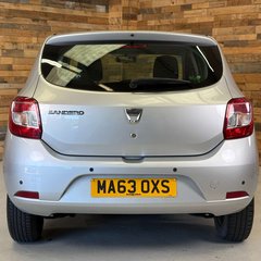 Dacia Sandero 1.5 dCi Laureate Hatchback 5dr Diesel Manual Euro 5 (90 ps) 3