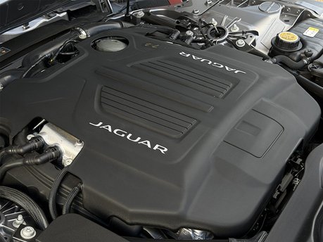 Jaguar F-Type 75 72