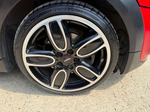 Mini Hatch 2.0 Cooper S Works 210 3dr 73