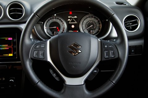 Suzuki Vitara SZ-T BOOSTERJET MHEV 18