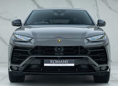 Lamborghini Urus 4