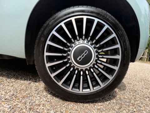 Fiat 500 1.0 MHEV Launch Edition Euro 6 (s/s) 3dr 20
