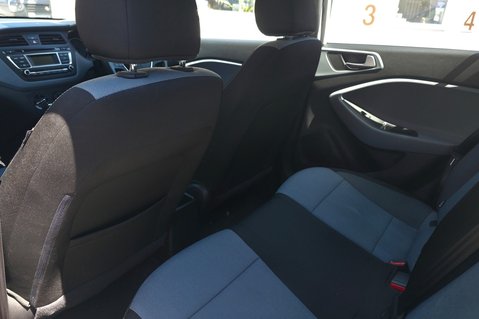 Hyundai i20 MPI SE.AUTOMATIC..1 PREVIOUS OWNER,18 STAMPS,AIR CON,LAST OWNER  9 YEARS. 17