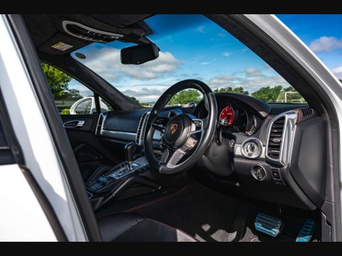 Porsche Cayenne 35