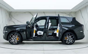 Rolls-Royce Cullinan Black Badge 3