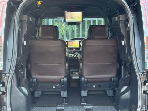Toyota Esquire Hybrid 1.8 Hybrid Gi Edition 7 Seater 72