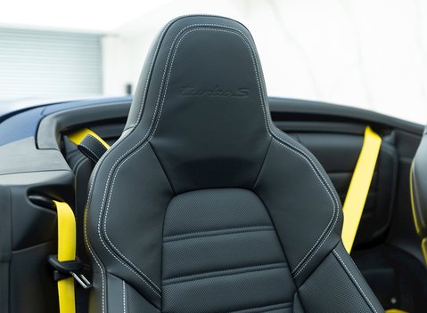 Porsche 911 (992) Turbo S Cabriolet 14