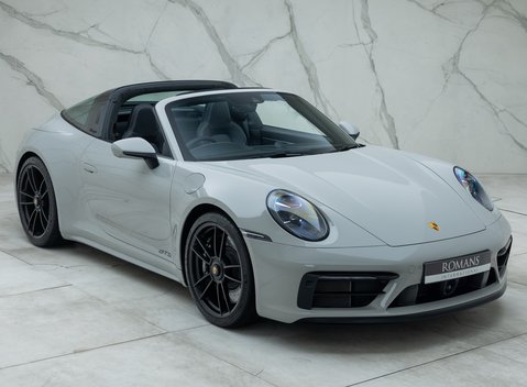 Porsche 911 Targa 4 GTS (992) 14