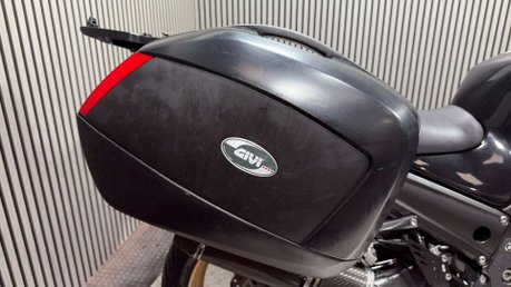 Kawasaki ZZR1400 2010 ONLY 30K STUNNING BIKE PANNIERS LONG MOT WARRANTY 1400CC 17