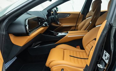 Ferrari Purosangue 18