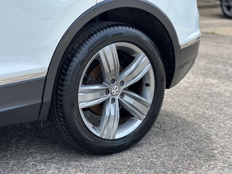 Volkswagen Tiguan 2.0 Tiguan SEL TDI BlueMotion Technology 5dr 32
