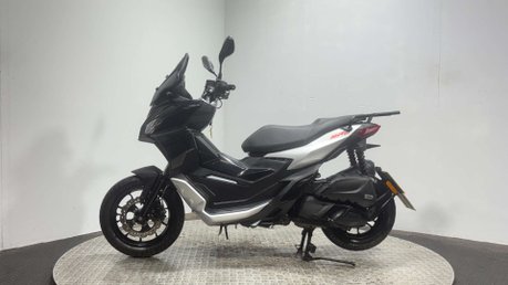 Aprilia SR GT 2022 18K NEW MOT 14BHP LEARNER SCOOTER HPI CLEAR 4
