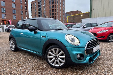 Mini Hatch COOPER 1.5 CHILLI LOOK! JUST 46000 MILES! SERVICE HISTORY! MINI CONNECTED