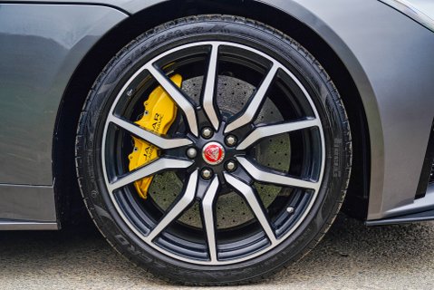 Jaguar F-Type V8 SVR 575 AWD 5