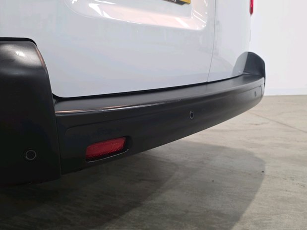 Vauxhall Vivaro VIVARO XL DIESEL 2.0 Turbo D 145 Prime H1 Van 8