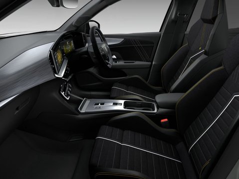 New Mokka Electric 207kW 281ps GSE from £390 per month 7.9% APR PCP 6