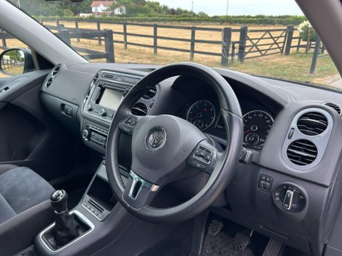 Volkswagen Tiguan 2.0 TDI BlueMotion Tech Match 4WD Euro 5 (s/s) 5dr 12