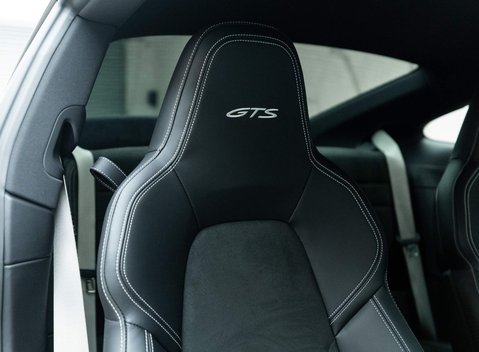 Porsche 911 Carrera GTS (992) 10