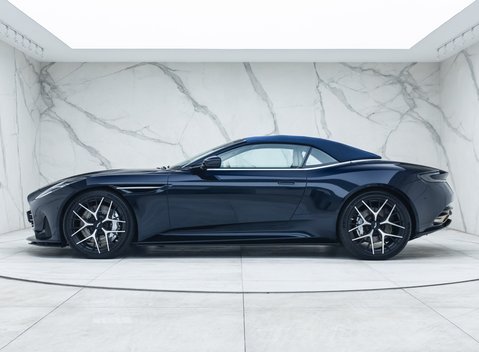 Aston Martin DB12 Volante 8