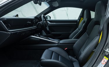 Porsche 911 Turbo S (992) 18