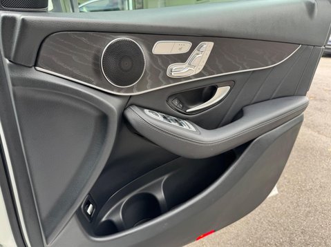 Mercedes-Benz GLC GLC 220 D 4MATIC AMG LINE PREMIUM 30