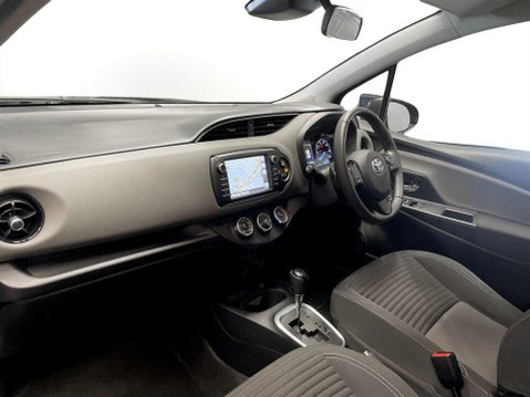 Toyota Yaris 1.5 VVT-i Icon Tech Hatchback 5dr Petrol CVT Euro 6 (111 ps) Air Con - Allo 15