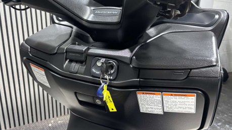 Suzuki Burgman AN 2009 ONLY 5K MOT SEPTEMBER 2027 1 OWNER MAXI SCOOTER 24