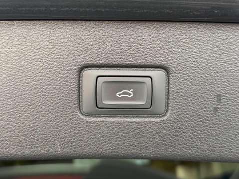 Audi SQ7 4.0 TDI V8 SUV 5dr Diesel Tiptronic quattro Euro 6 (s/s) (435 ps) 44