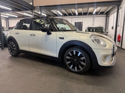 Mini Hatch 1.5 Cooper Auto 5dr