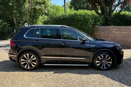 Volkswagen Tiguan R-LINE TECH TSI 4MOTION DSG 23