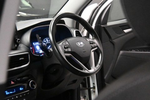Hyundai TUCSON 1.6 Tucson SE Nav 48v MHEV CRDi 2WD Semi-Auto 5dr 4