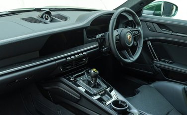 Porsche 911 GT3 TOURING (992.2) 21