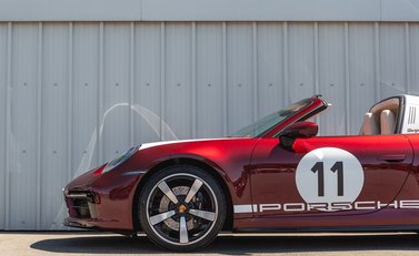 Porsche 911 (992) Targa 4S Heritage Design Edition 34