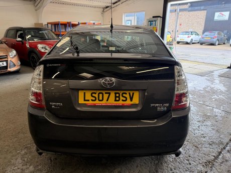 Toyota Prius 1.5 T Spirit CVT 5dr 6