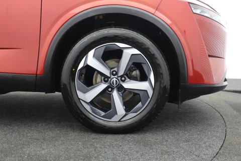 Nissan Qashqai 5dr 1.3 DIG-T MHEV N-Connecta Petrol Hybrid Glass Roof Pack 37
