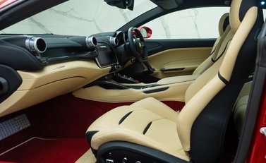 Ferrari GTC4 Lusso V12 18