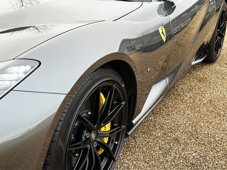 Ferrari 812 Superfast 18