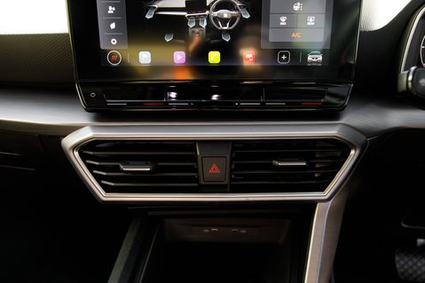 SEAT Leon ETSI FR DSG MHEV 32